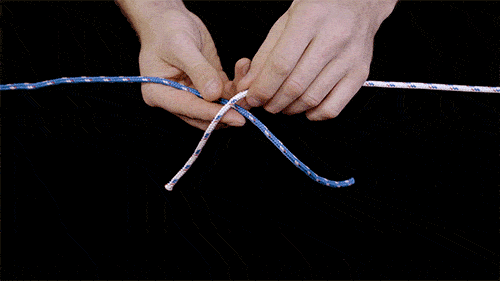 Le nœud plat est l'un des nœuds les plus utilisés dans la marine, notamment pour fixer les voiles aux vergues. © MIT