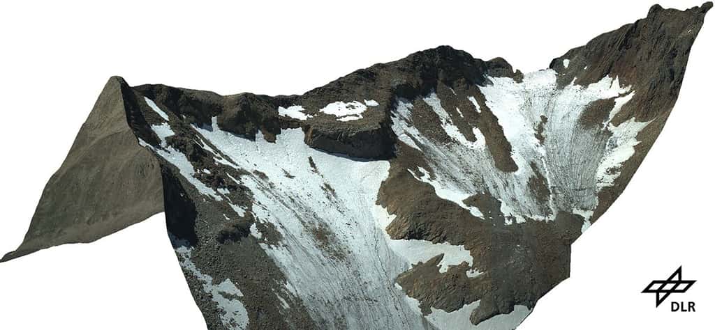 Exemple de cartographie réalisée dans les Alpes autrichiennes avec le système Macs. Elle donne une vue précise des glaciers et du relief. © DLR, cc by 3.0