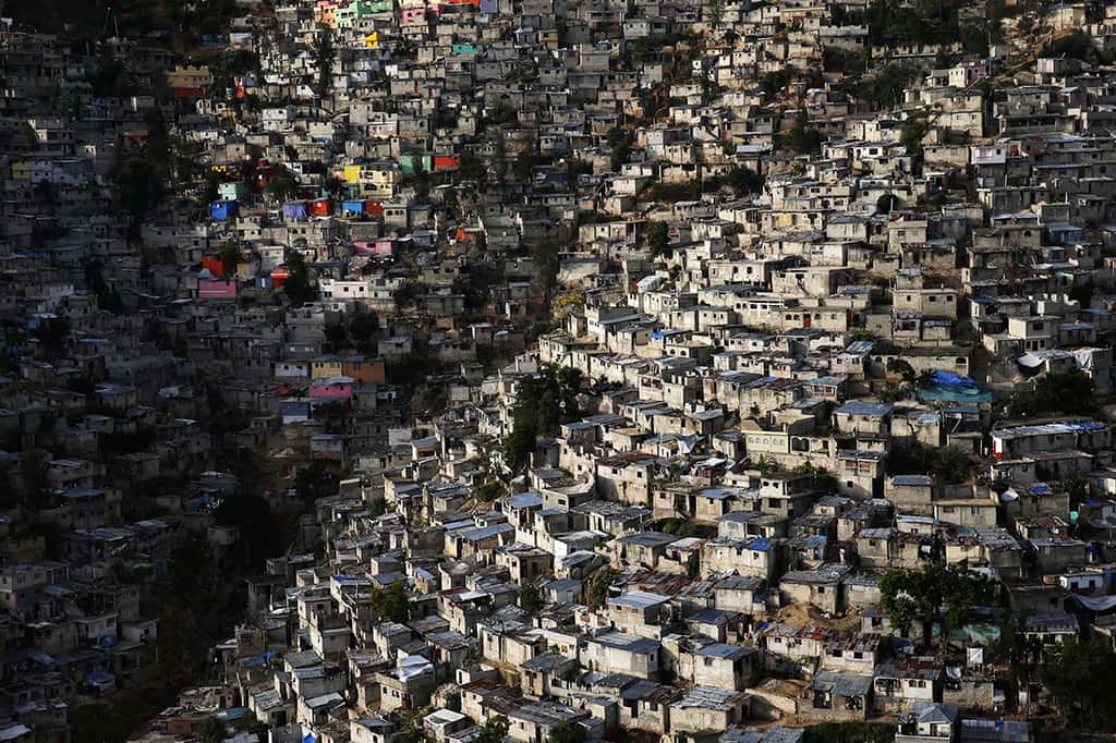 L'espèce humaine a besoin de surface. Image saisie à Haïti. © Yann Arthus-Bertrand