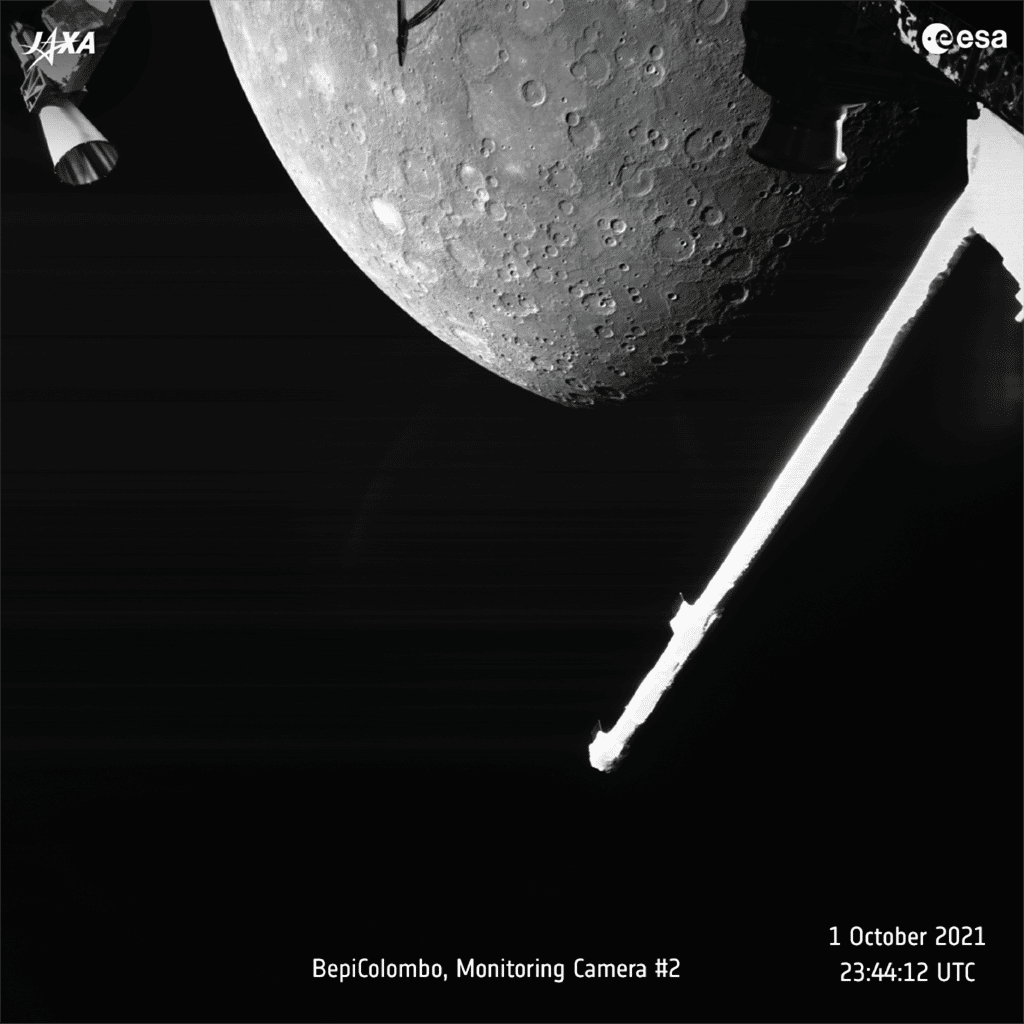 Il était 23 h 44 TU, le 1<sup>er</sup> octobre, quand BepiColombo a pris cette photo de Mercure. La sonde était alors à 2.418 kilomètres au-dessus de la surface de la planète. © ESA, BepiColombo, MTM, CC BY-SA 3.0 IGO