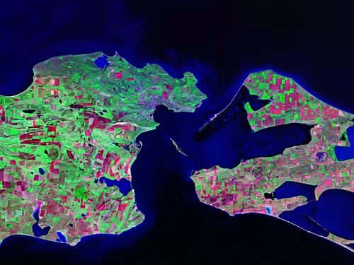 Vue satellite (Landsat) du détroit de Kretch. Crédit Nasa