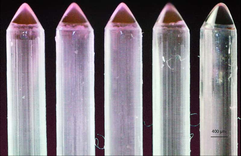Exemples d’électronébuliseurs utilisés par l’équipe du MIT pour la fabrication de capteurs de gaz à base de Mems. © Anthony Taylor et Luis F Velásquez-García, MIT