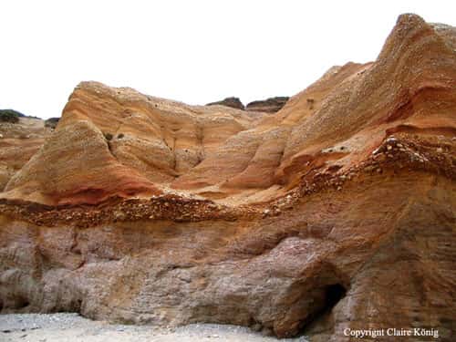 L'érosion et l'altération sous l'effet de la température et des précipitations favorisent la libération du mercure (environ 600 t/an) contenu dans le sol. Ici, un exemple de sol altéré en Bretagne. © Claire König