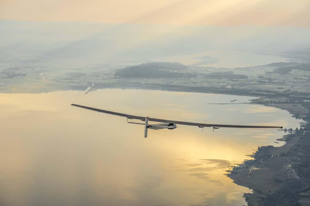 Le Si2 lors de son vol inaugural autour de Payerne, près du lac de Neuchâtel. © Solar Impulse, Revillard, Rezo.ch