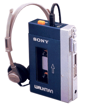 Le Walkman, c’est un peu comme un iPod, en plus gros et avec une heure et demie de musique à bord (les bandes des cassettes C120, enregistrant deux heures, s’emmêlent trop facilement). © DR