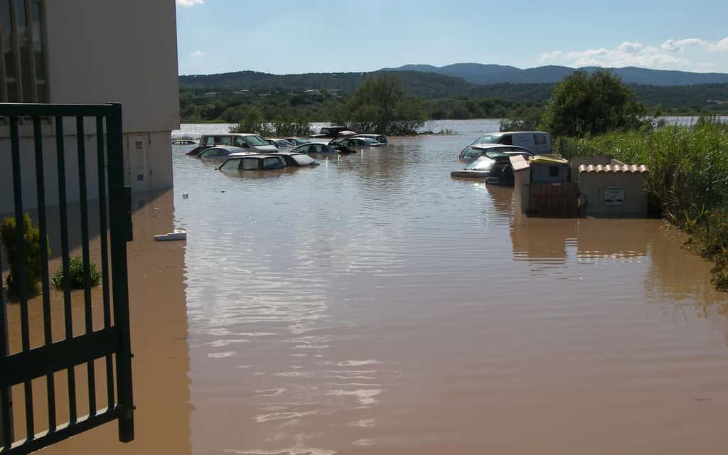 Inondations dans le Var, à Fréjus, en 2010. © Service hydraulique Cours d'eau de la Cavem