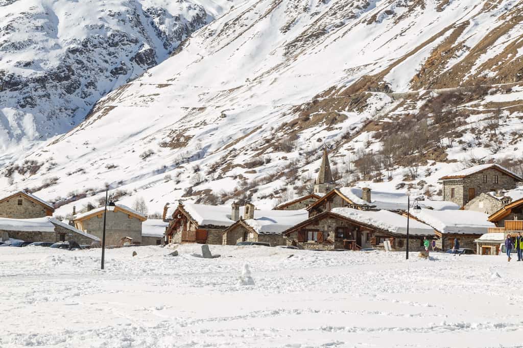 Selon les modèles des chercheurs de l’université de Grenoble, le massif de la Vanoise, à quelque 3 600 mètres d’altitude, dans le nord-est des Alpes françaises, connaitra la plus forte augmentation des chutes de neiges abondantes : plus 12 % sur les maxima moyens. © Lina Taravella, Adobe Stock