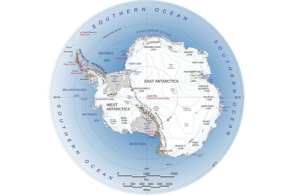Les modèles développés par les chercheurs de l’université de Stanford (États-Unis) montrent que les régions de l’Antarctique baptisées Enderby-Kemp et George V Land — le bassin de Wilkes, notamment — pourraient s’avérer moins stable qu’ils ne le pensaient. © Wikimedia Commons
