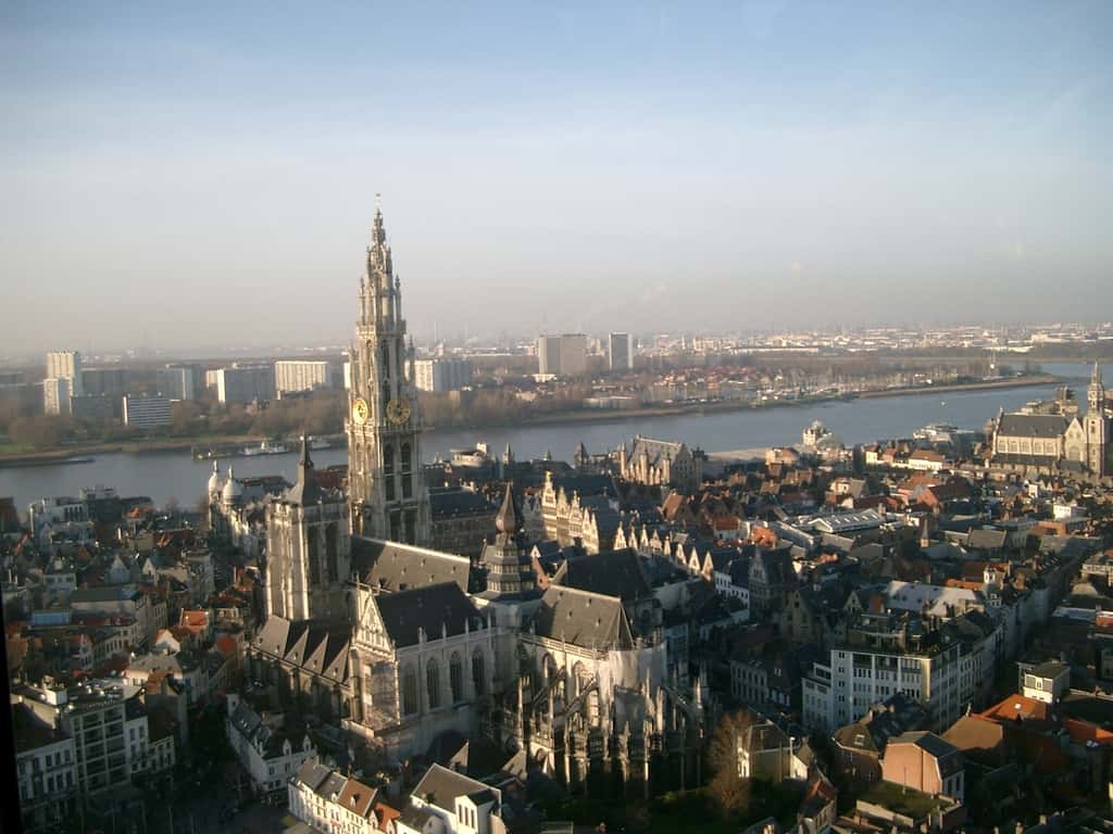 La ville d'Anvers est célèbre pour son musée du diamant mais aussi pour sa cathédrale Notre-Dame, ici sur la photo. © Fuss, Wikimedia Commons, CC by-sa 3.0