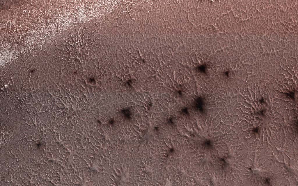 MRO a-t-elle surpris des araignées rampant à la surface de Mars ? © Nasa/JPL-Caltech/Université de l’Arizona