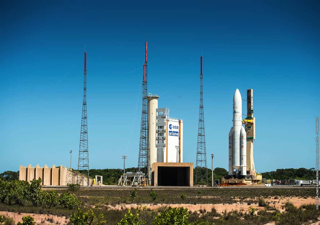 Le lanceur Ariane 5 transféré sur son pas de tir de l'Ensemble de lancement 3 du Centre spatial guyanais. © Esa, Cnes, Arianespace / Service Optique CSG