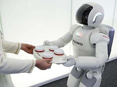 Asimo sera-t-il un futur robot d’assistance pour les personnes âgées ou handicapées ? © Honda