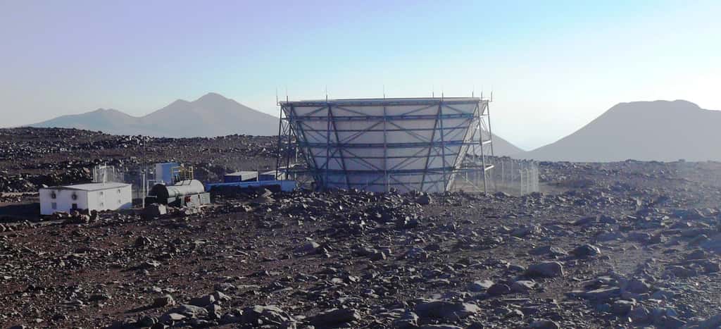 Une vue de l'<em>Atacama Cosmology Telescope</em>, le télescope le plus haut au monde. © Lyman A. Page