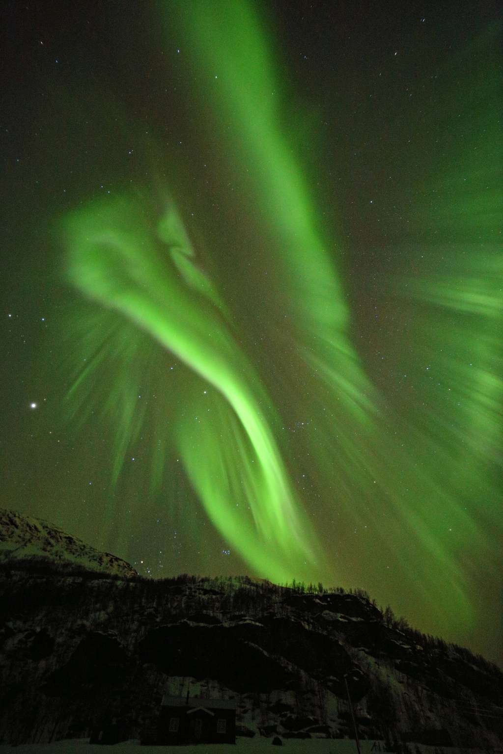 Une aurore polaire près de la Norvège