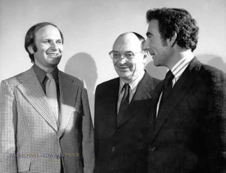 De gauche à droite, les prix Nobel de physique John Robert Schrieffer, John Bardeen et Leon Cooper, les auteurs de la théorie BCS permettant de comprendre les supraconducteurs conventionnels. © <em>University of Illinois</em>