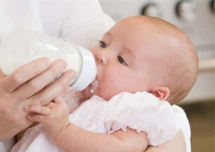 Des huiles minérales retrouvées dans des boîtes de lait en poudre pour bébé