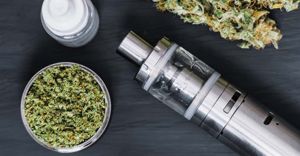 Les vaporisateurs à cannabis ressemblent à des e-cigarettes. © cendeced, Fotolia