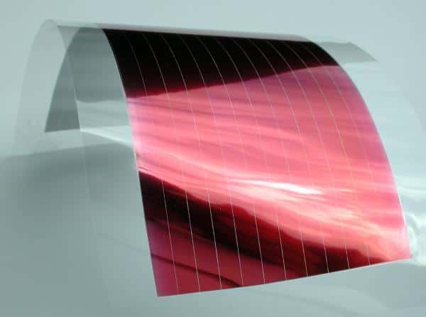 Les cellules photovoltaïques plastique sont souples et peuvent donc être installées sur des surfaces courbes, comme les ponts de voiliers ou les coques d'ordinateurs portables. Certains chercheurs souhaiteraient même en intégrer dans les fenêtres des habitations. © Fraunhofer ISE