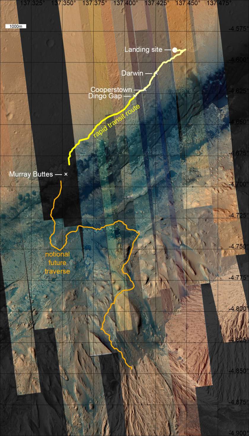 Le périple de Curiosity tracé sur les images acquises avec la caméra HiRise de la sonde spatiale <em>Mars Reconnaissance Orbiter</em> (MRO). Le rover, qui a parcouru 4,97 kilomètres depuis son arrivée le 6 août 2012, a franchi avec succès le passage de Dingo Gap. La base du mont Sharp est à environ cinq kilomètres. © Nasa, JPL, MSSS, <em>University of Arizona</em>, Emily Lakdawalla