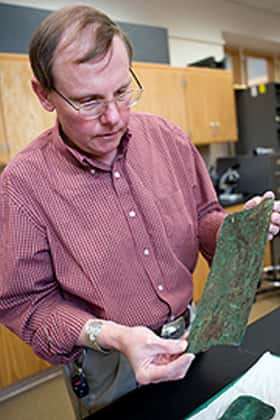 Ken Tankersley au travail en laboratoire. Crédit : University of Cincinnati