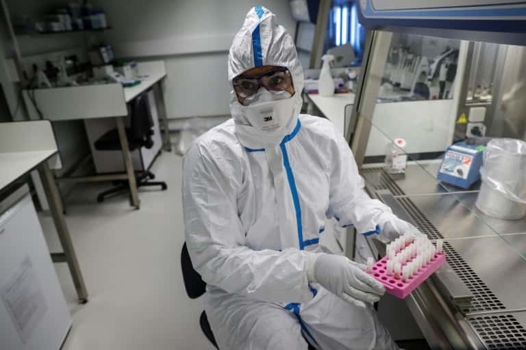 Un biologiste à l'Institut Pasteur, le 28 janvier 2020 à Paris. © Thomas Samson, AFP, Archives