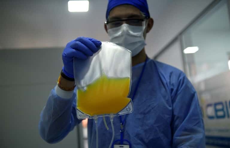 Une poche de plasma dans un centre de recherches, le 12 août 2020 à Bogota, en Colombie. © Raul Arboleda, AFP, Archives
