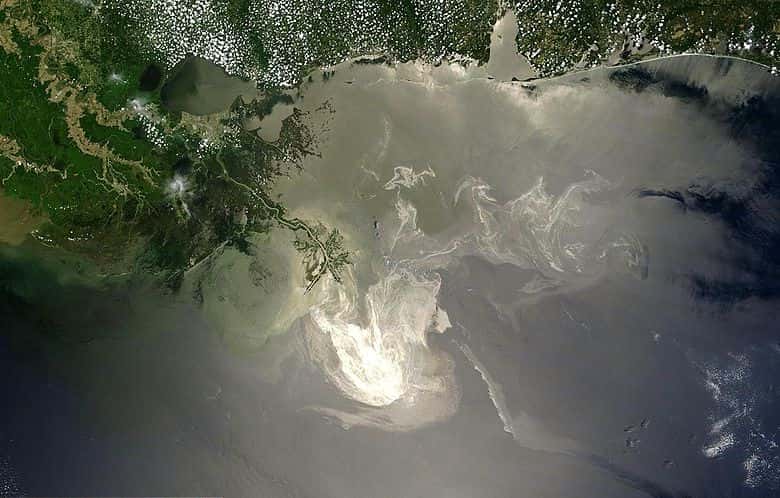 Le naufrage de la plateforme Deepwater Horizon a provoqué une gigantesque marée noire dans le golfe du Mexique. © Nasa, Wikimedia, domaine public