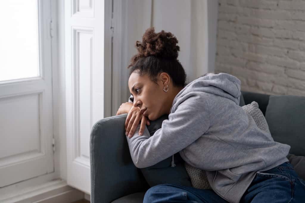 La non-réponse ou la réponse partielle aux antidépresseurs constitue un problème majeur pour les patients souffrant de troubles dépressifs. © SB Arts Media, Adobe Stock