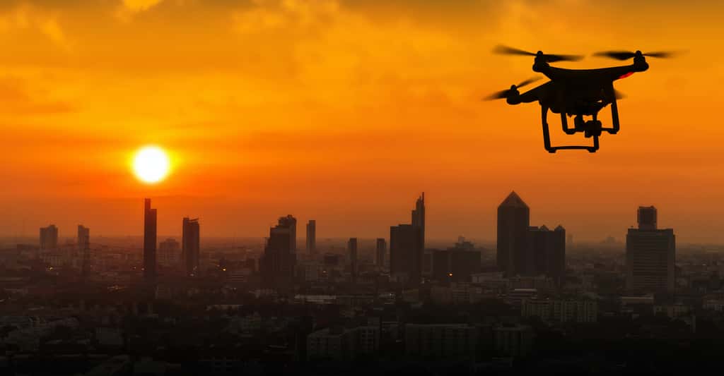 Avec la multiplication des drones, les signalements d’ovni augmentent. © Naypong Studio, Adobe Stock