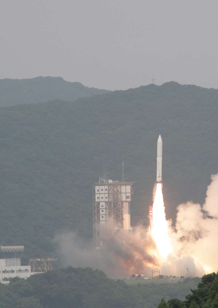 Succès du vol inaugural du nouveau petit lanceur de l'agence spatiale japonaise, Epsilon. Il a décollé le 14 septembre de la base d'Uchinoura. © Jaxa