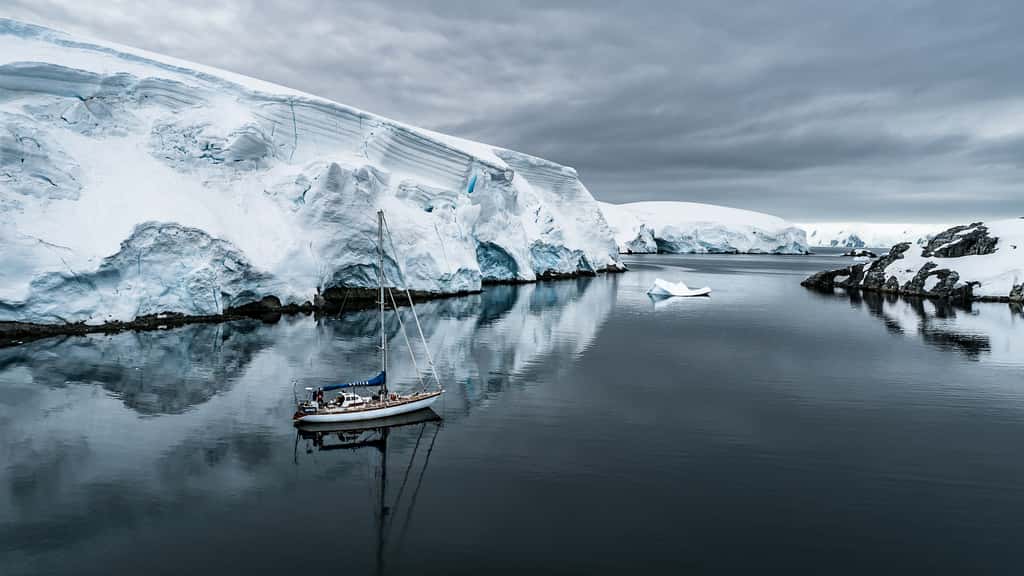 C’est à bord d’un voilier de quinze mètres que Greg Lecoeur et ses compagnons ont embarqué pour une formidable expédition en Antarctique. © Greg Lecoeur, Tous droits réservés