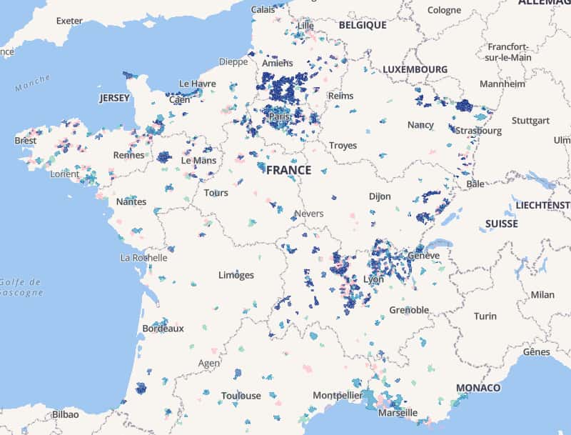 En France métropolitaine, la couverture de la fibre est encore concentrée sur les grandes villes. © Arcep
