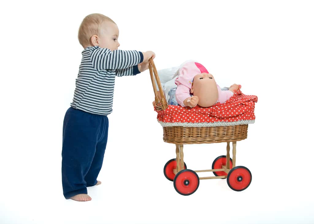 Les poupées, c'est aussi pour les garçons ! © RenataOS, Shutterstock