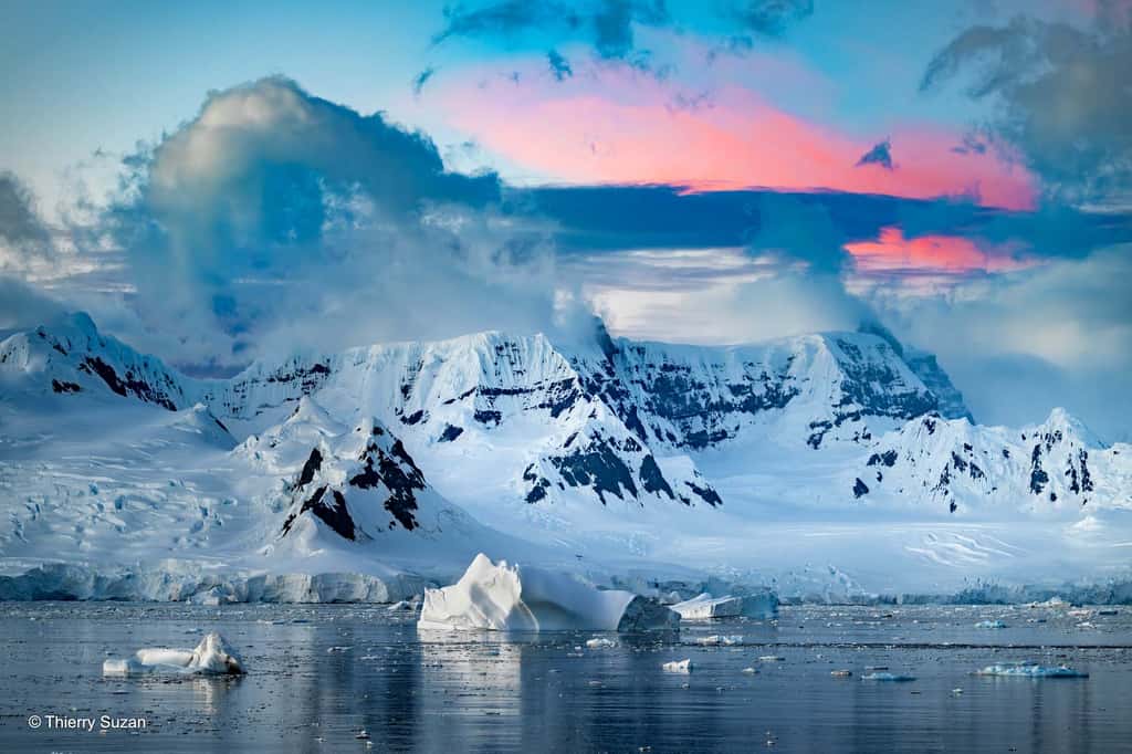 En Antarctique, rien ne vient entraver l’œuvre polaire et le dernier grand désert de la planète bouleverse toutes les âmes irrémédiablement, Île Danco, Antarctique. © Thierry Suzan – Tous droits réservés