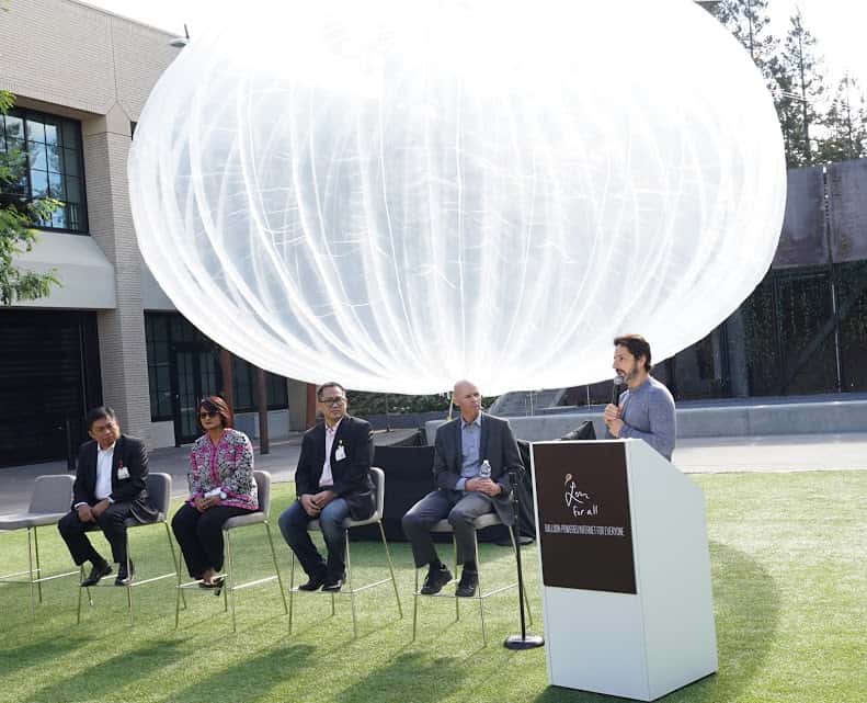 Sergey Brin, cofondateur de Google, a fait le déplacement en Indonésie pour annoncer le lancement du programme Loon début 2016. © Google 