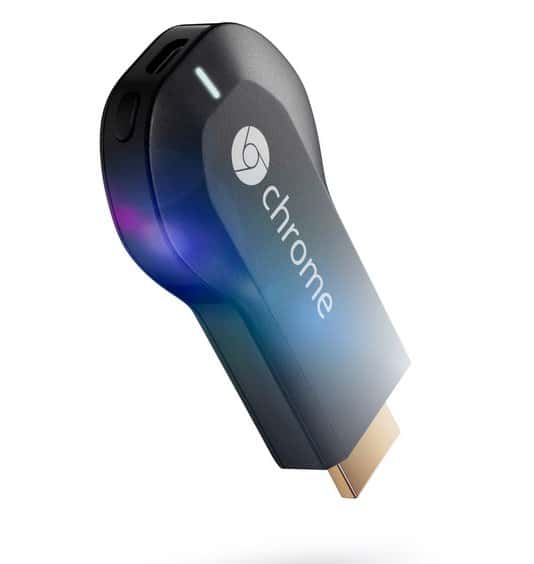 La clé HDMI Chromecast permet d’afficher sur un téléviseur des contenus diffusés en streaming depuis un smartphone, une tablette ou un ordinateur, en passant par le réseau Wi-Fi domestique. © Google