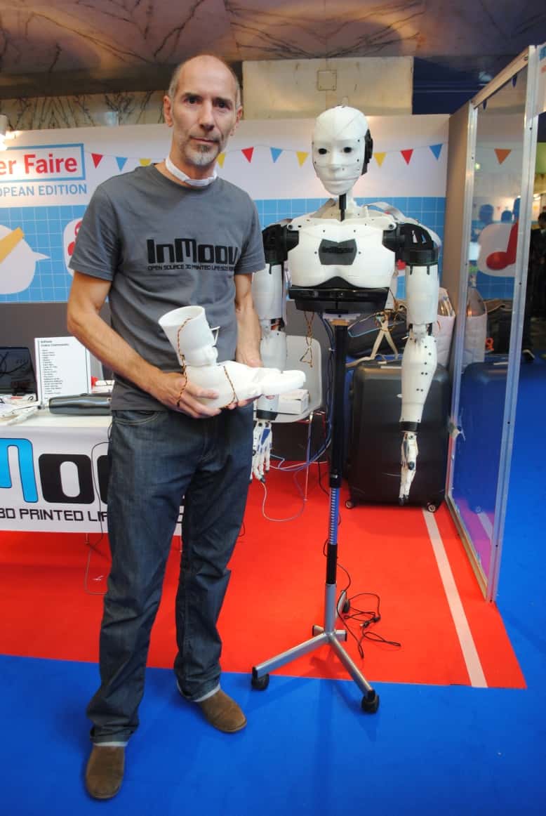 Toutes les pièces en plastique de InMoov, le robot de Gaël Langevin, ont été réalisées grâce à une imprimante 3D. Le robot est animé par des petits moteurs utilisés en modélisme et son « système nerveux » repose sur une carte Arduino. Il est pilotable grâce à un logiciel de reconnaissance vocale conçu en open source. InMoov est même doté d’un système de suivi et de reconnaissance des visages. © Sylvain Biget, Futura-Sciences