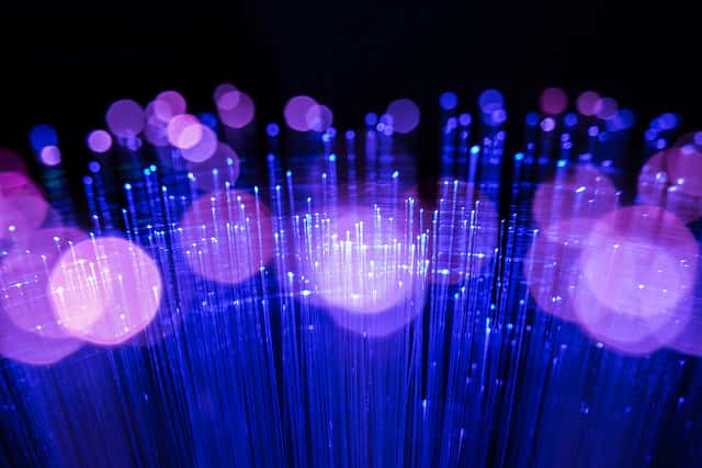 La fibre optique, déjà répandue dans nos systèmes de communication internet, pourrait désormais prendre également le pas sur nos ordinateurs. © Flickr, CC BY-SA 2.0