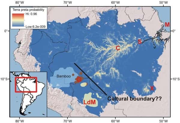 Un nouveau modèle de l'Amazonie suggère que la <em>terra preta</em> est plus susceptible de se trouver le long des rivières, dans la partie orientale de la forêt tropicale. Les lettres indiquent les sites archéologiques connus. © Crystal McMichael