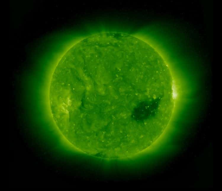  Disque solaire avec trou coronal. © Nasa Stereo <em>(Solar TErrestrial RElations Observatory),</em> DP