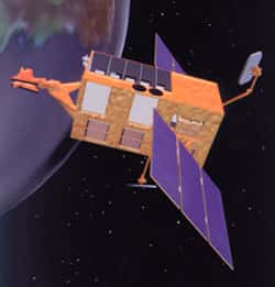 Le satellite RXTE (Rossi X-ray Timing Explorer) (Crédits : NASA/RXTE)