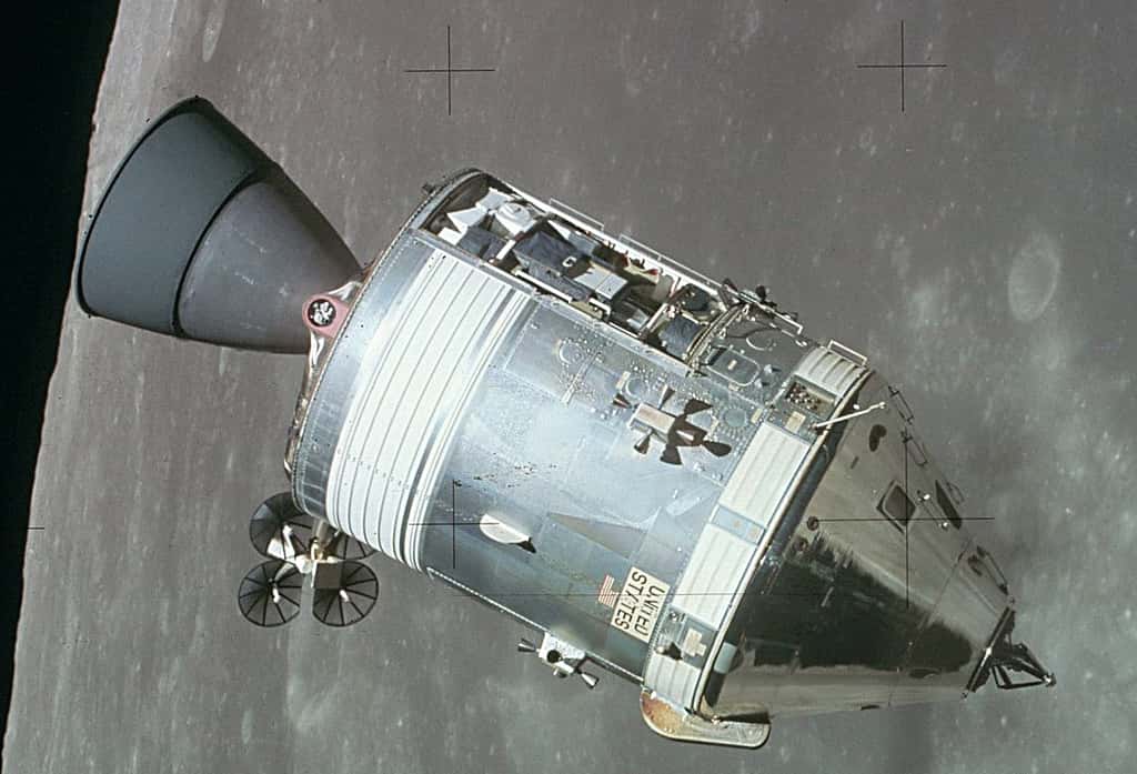 Une enquête a permis de déterminer que l’incident s’était déjà produit sur les missions Apollo 8 et Apollo 10. Mais les astronautes de ces missions ne l’avaient pas noté. Il n’a donc pas été corrigé avant le lancement d’Apollo 11. © Nasa, Wikipedia, Domaine public