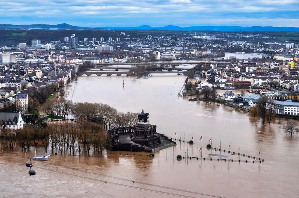 Les étés les plus pluvieux se produisent dans un contexte plus frais que la normale en Europe. Ici, les inondations en Allemagne de juillet 2021. © EKH-Pictures, Adobe Stock