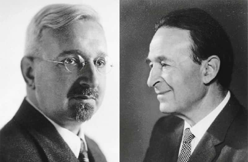Theodor Kaluza (à gauche) et Oscar Klein. Kaluza a proposé sa théorie en 1919. Elle n'unifiait que les forces connues de l'époque, à savoir la gravitation et l'électromagnétisme. Klein est allé plus loin dans les années 1930 en complétant les idées de Kaluza et en utilisant les lois de la mécanique quantique. © Stanley Deser, Université de Göttingen
