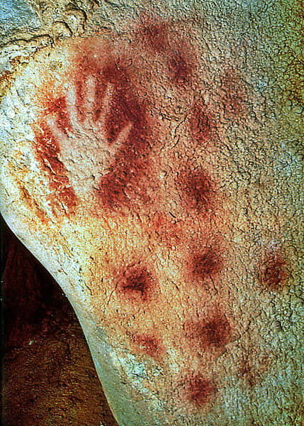 Main négative préhistorique de la grotte du Pech Merle, dans le Lot, en France. © Locutus Borg, Wikipédia, DP