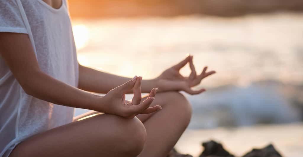 La méditation agirait sur notre cerveau et peut agir contre l'anxiété. © LuckyImages, Shutterstock
