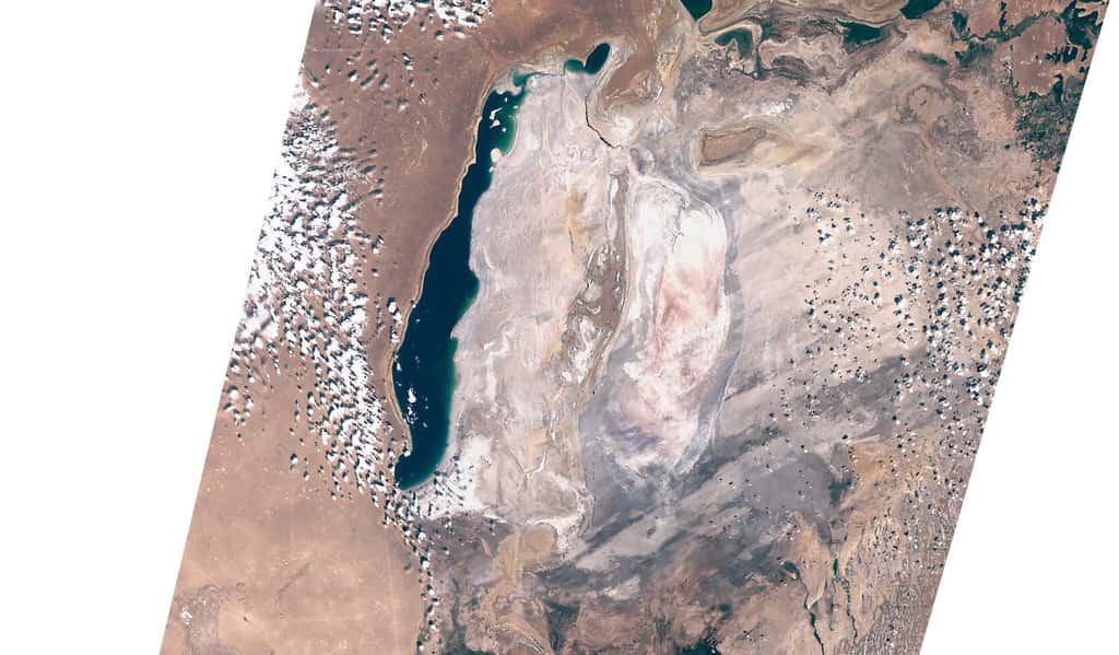 En 2019, le côté est de la mer d’Aral est complètement asséché. © Sentinel Hub