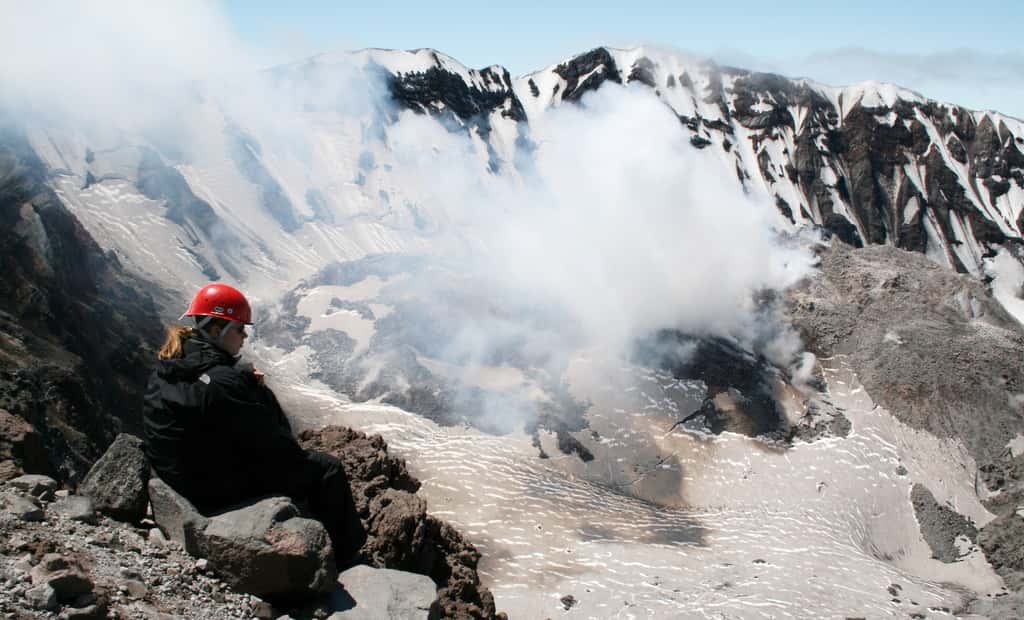 L’éruption du mont Saint Helens en 1980 a été la plus importante étudiée par des scientifiques sur les bases de la volcanologie moderne. Sur un volcan qui est facilement accessible. © Jon Major, U.S. Geological Survey