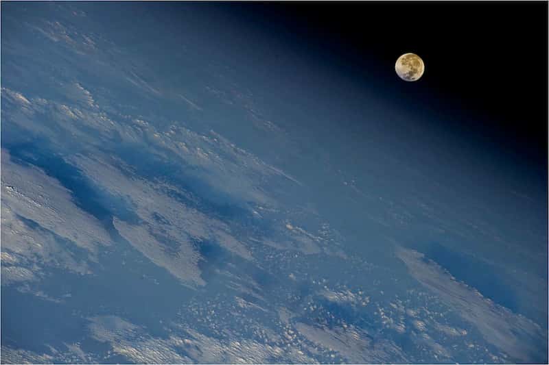 La Lune, 4,4 milliards d'années après sa formation, photographiée depuis l'orbite terrestre. © Nasa