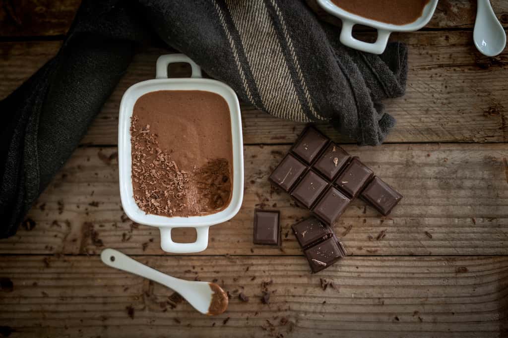 Une mousse au chocolat, saine et savoureuse, avec seulement de l’eau et du chocolat, pour Raphaël Haumont, c’est tout à fait possible. © JEREM, Adobe Stock